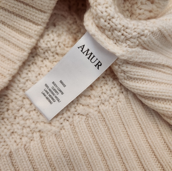 AMUR Brie Sweater Pom Pom - Picture 4 of 8